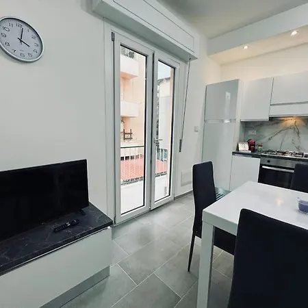 아파트 Casa Victoria A Due Passi Dall'ariston Internet Gratis 산레모